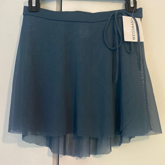 Weissman dance adult small leotard and matching skirt. Beautiful color. - Picture 6 of 8